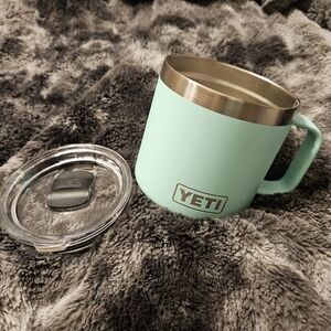 Yeti Seafoam Mug with Clear Lid